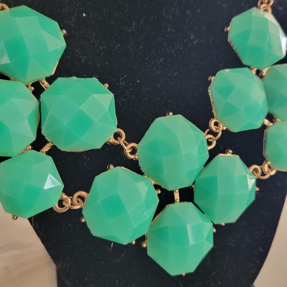 Green Chunky necklace - Picture 2 of 5